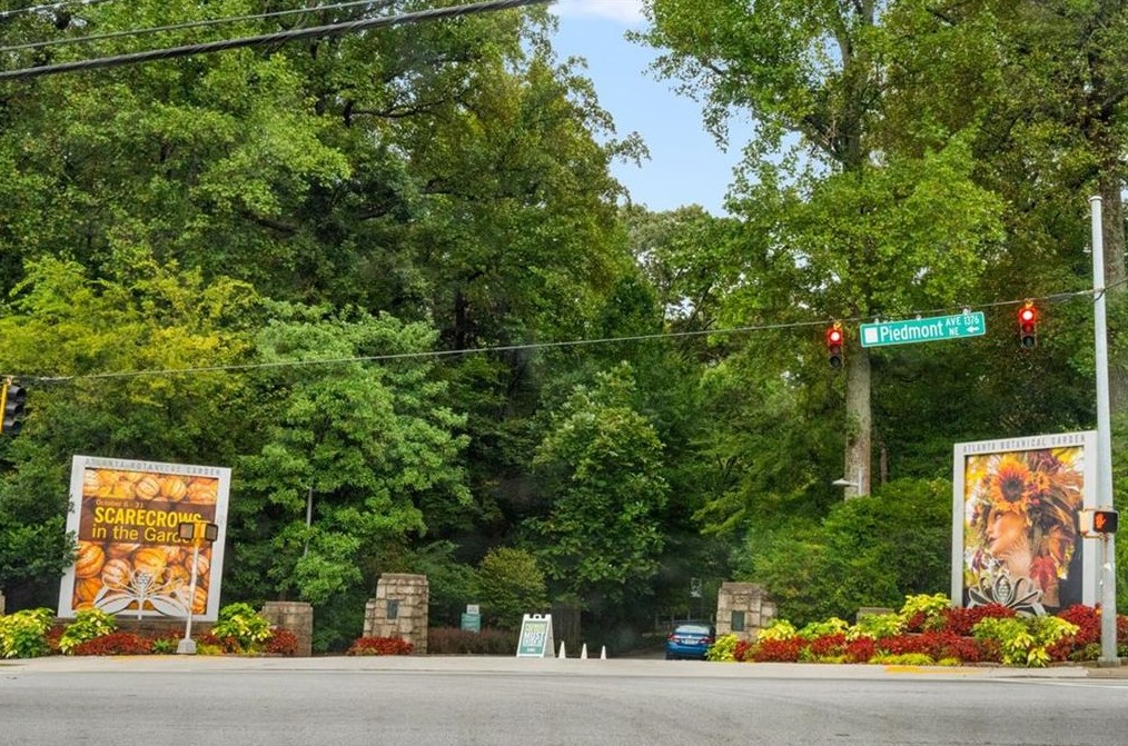 943 Peachtree St, Atlanta GA  30309-3936 exterior