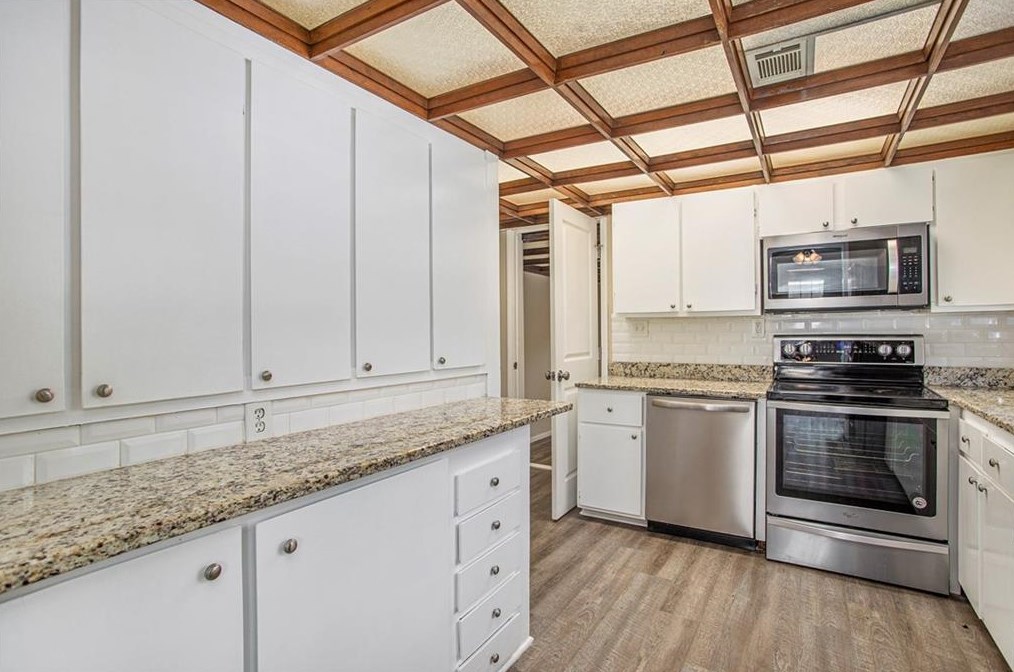 3440 Lark Ln, Decatur GA 30032-2564 exterior