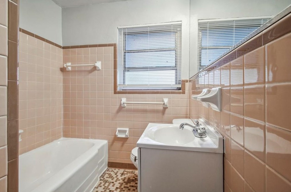 3948 Kirksford Dr, Decatur GA 30035-1645 exterior