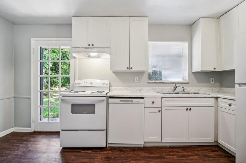 3948 Kirksford Dr, Decatur GA 30035-1645 exterior