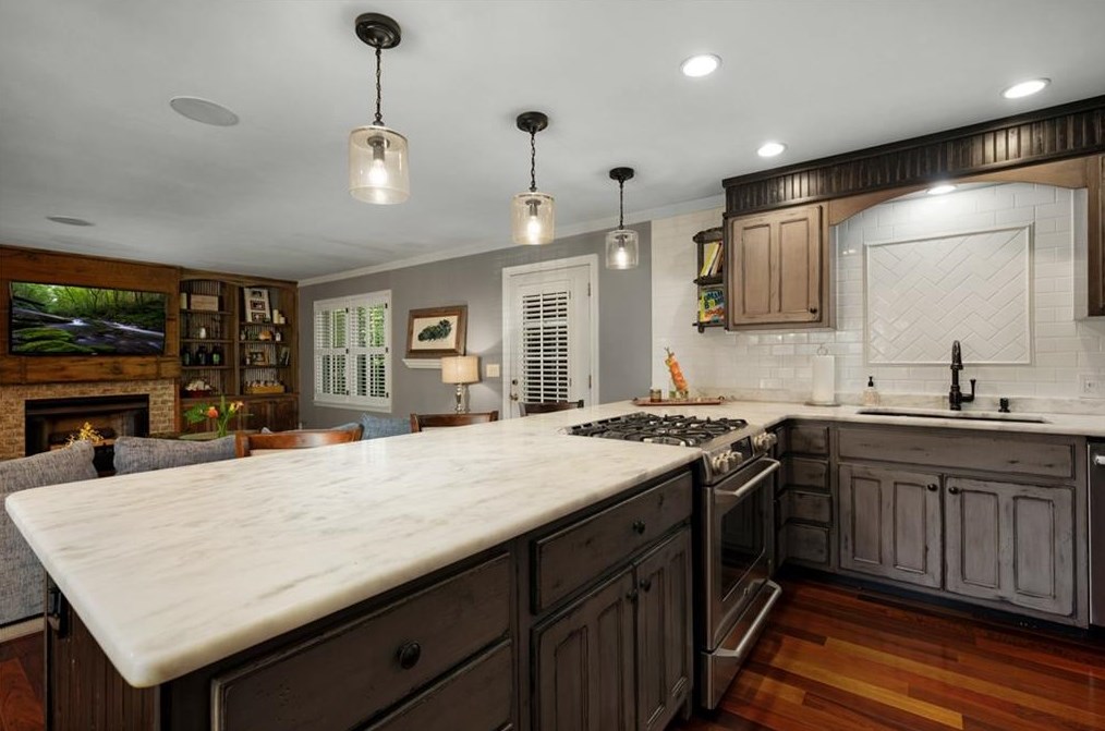 105 Stone Hvn Dr, Calhoun GA 30701-2053 exterior