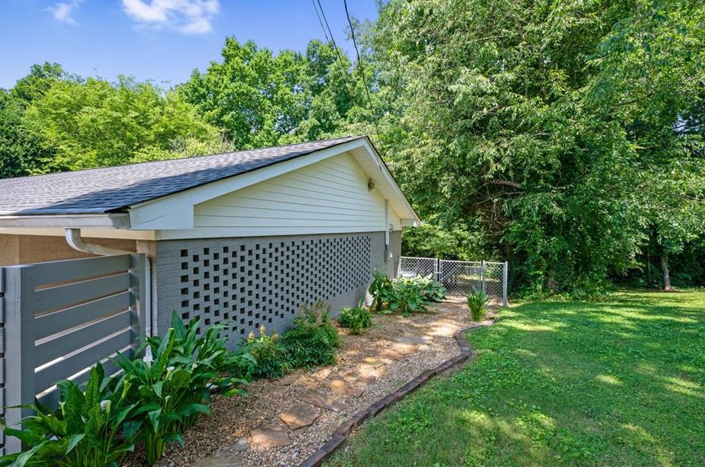 105 Stone Hvn Dr, Calhoun GA 30701-2053 exterior