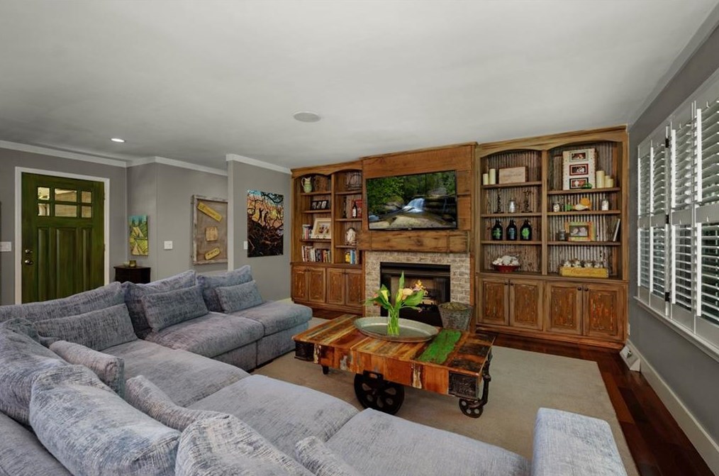 105 Stone Hvn Dr, Calhoun GA 30701-2053 exterior