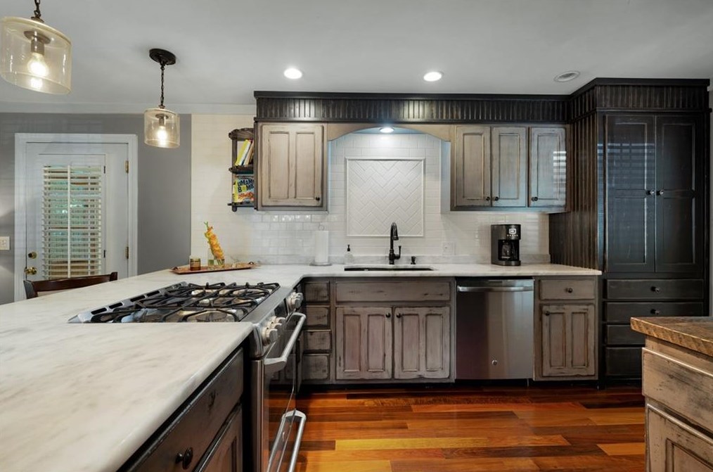 105 Stone Hvn Dr, Calhoun GA 30701-2053 exterior