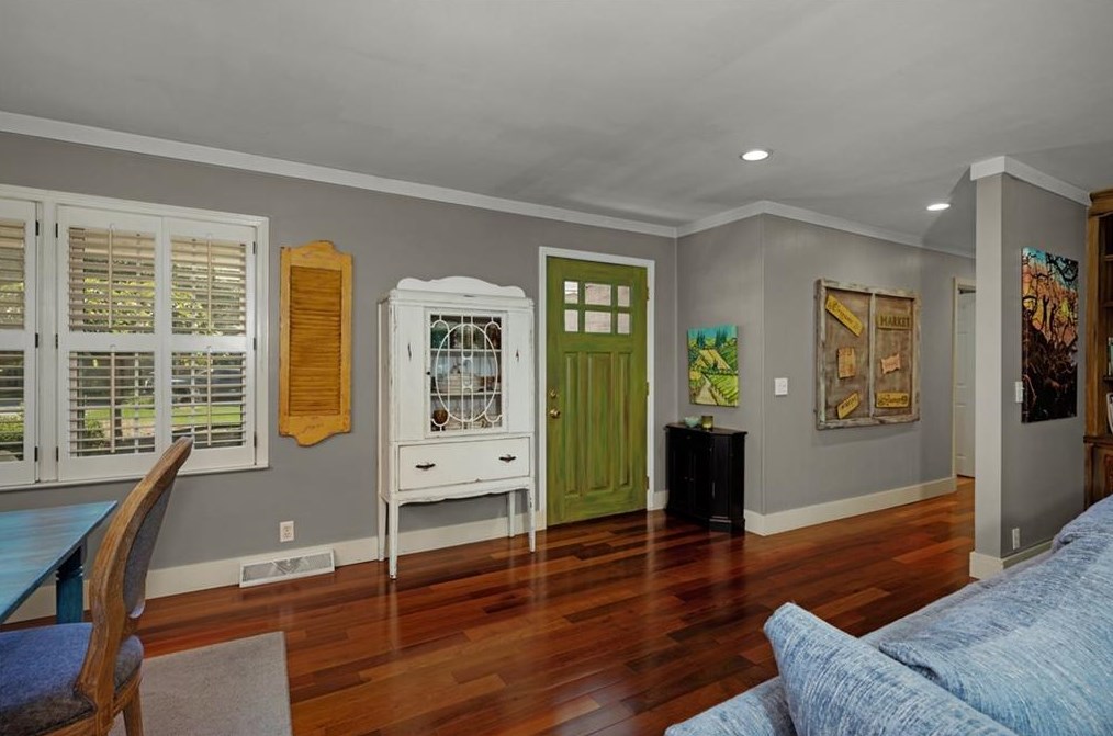 105 Stone Hvn Dr, Calhoun GA 30701-2053 exterior