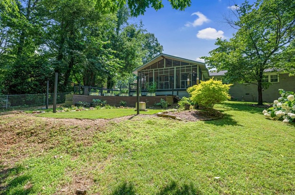 105 Stone Hvn Dr, Calhoun GA 30701-2053 exterior