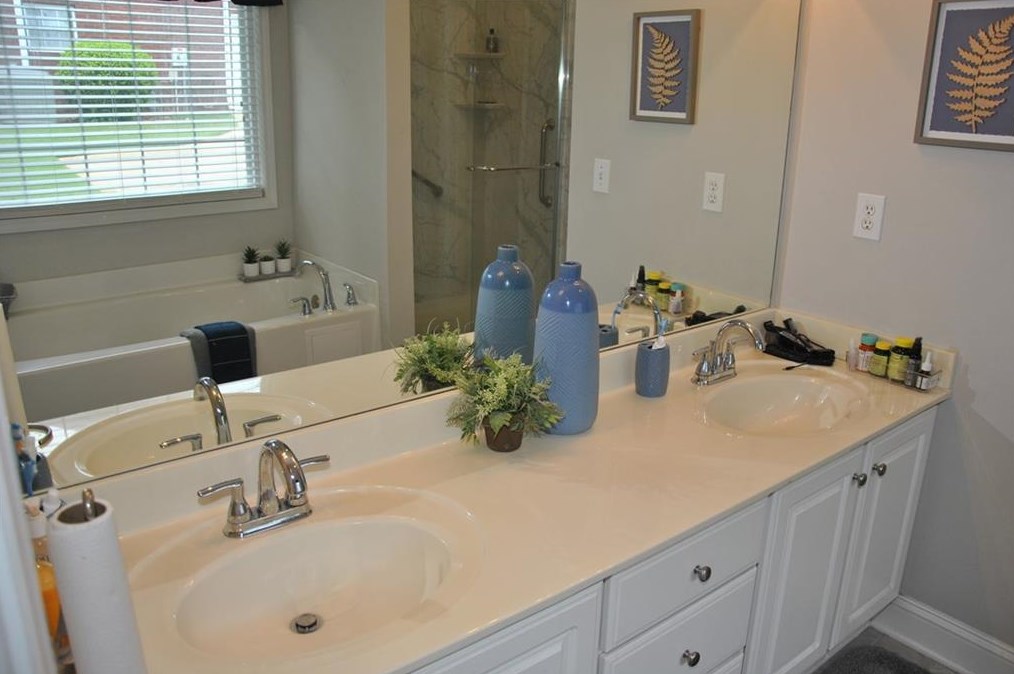 115 Shadowlake Dr, Conyers GA  30094-4127 exterior