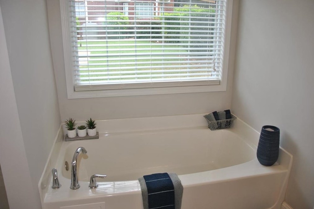 115 Shadowlake Dr, Conyers GA  30094-4127 exterior