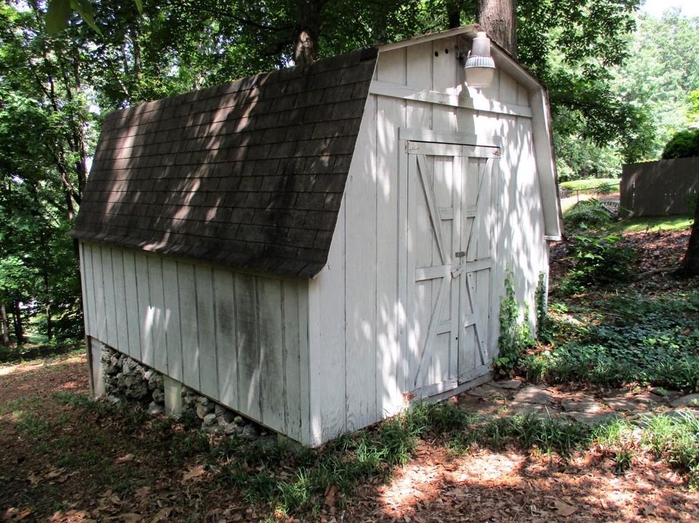 140 Sunrise Ter, Calhoun GA 30701-4638 exterior