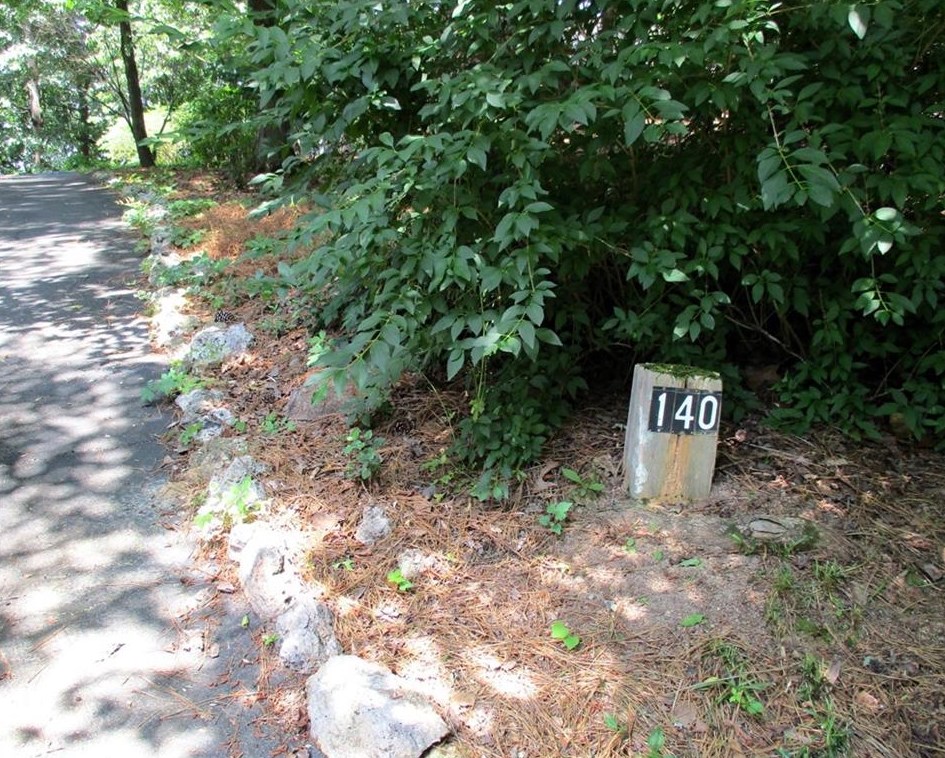 140 Sunrise Ter, Calhoun GA 30701-4638 exterior