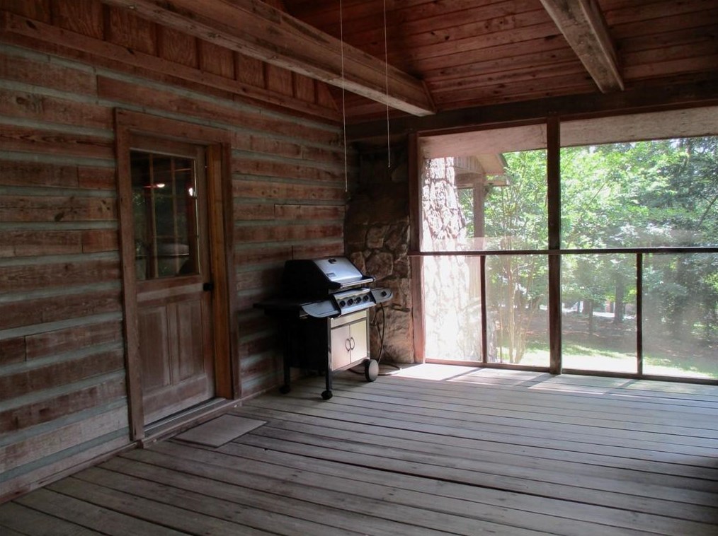 140 Sunrise Ter, Calhoun GA 30701-4638 exterior