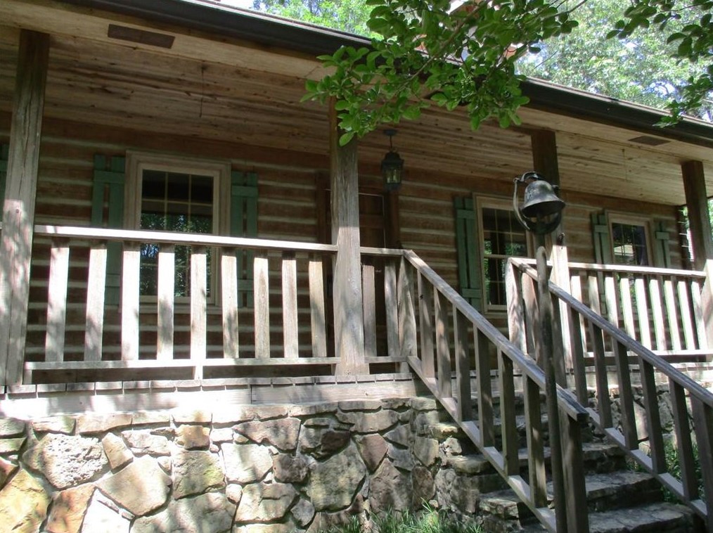 140 Sunrise Ter, Calhoun GA 30701-4638 exterior