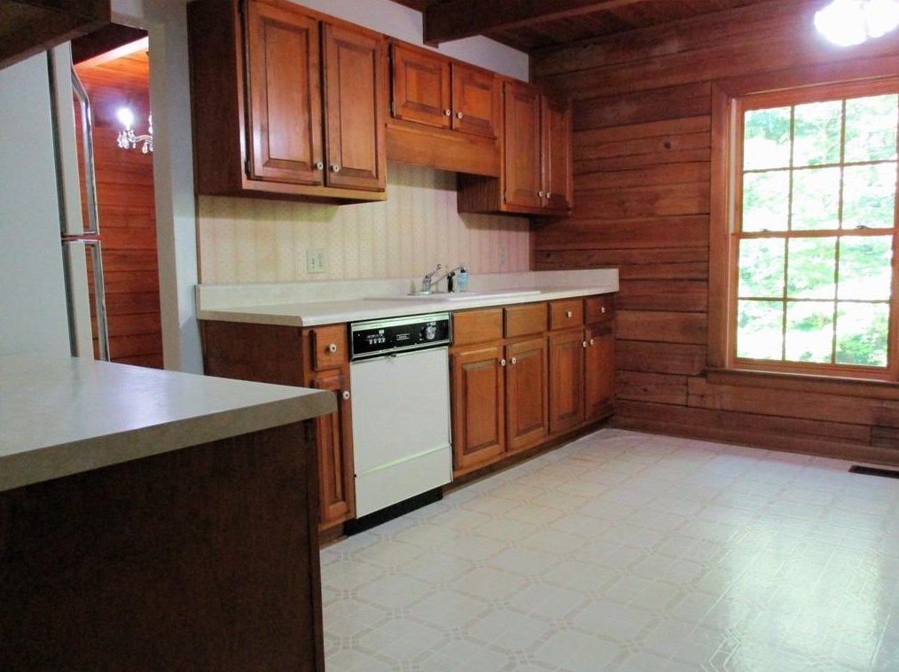 140 Sunrise Ter, Calhoun GA 30701-4638 exterior