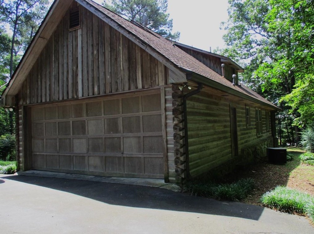 140 Sunrise Ter, Calhoun GA 30701-4638 exterior