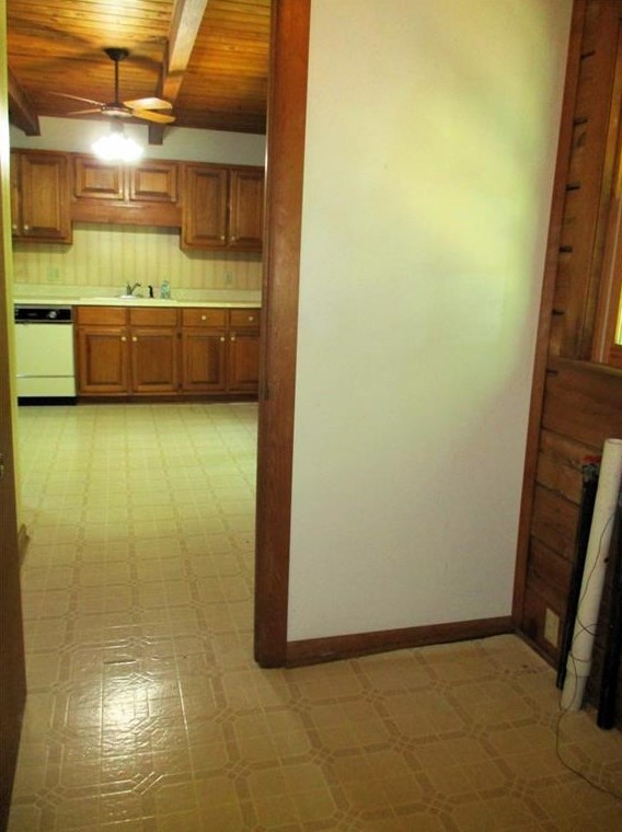 140 Sunrise Ter, Calhoun GA 30701-4638 exterior