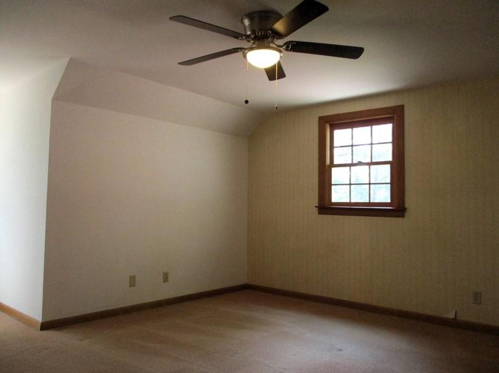 140 Sunrise Ter, Calhoun GA 30701-4638 exterior