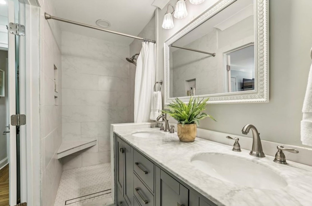 5545 Sherrell Dr, Atlanta GA 30342-1304 exterior