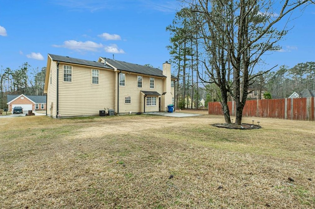 1825 Enon Pne Dr, Atlanta GA  30331-8441 exterior