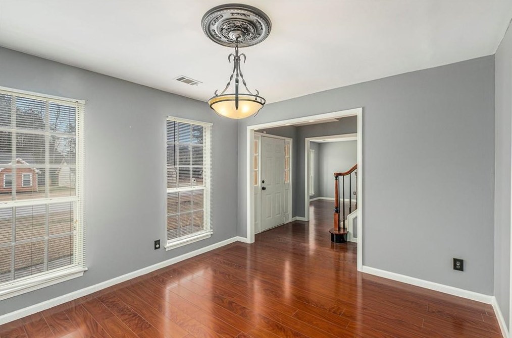 1825 Enon Pne Dr, Atlanta GA  30331-8441 exterior