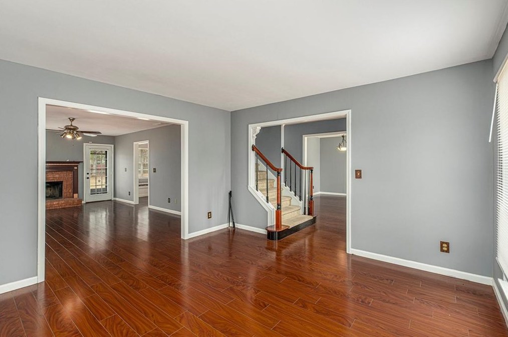 1825 Enon Pne Dr, Atlanta GA  30331-8441 exterior