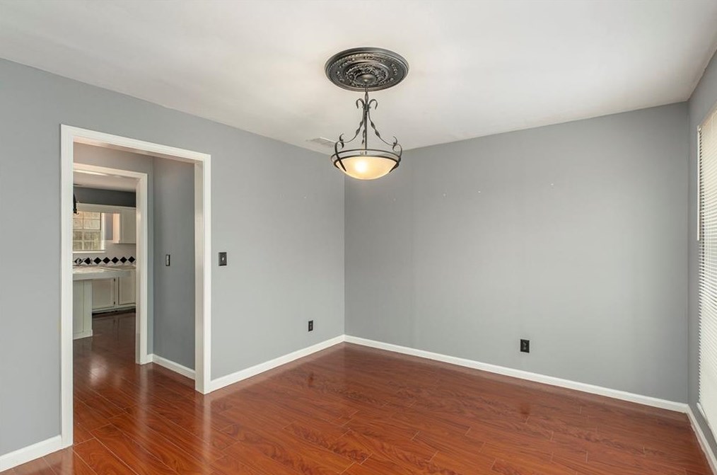 1825 Enon Pne Dr, Atlanta GA  30331-8441 exterior