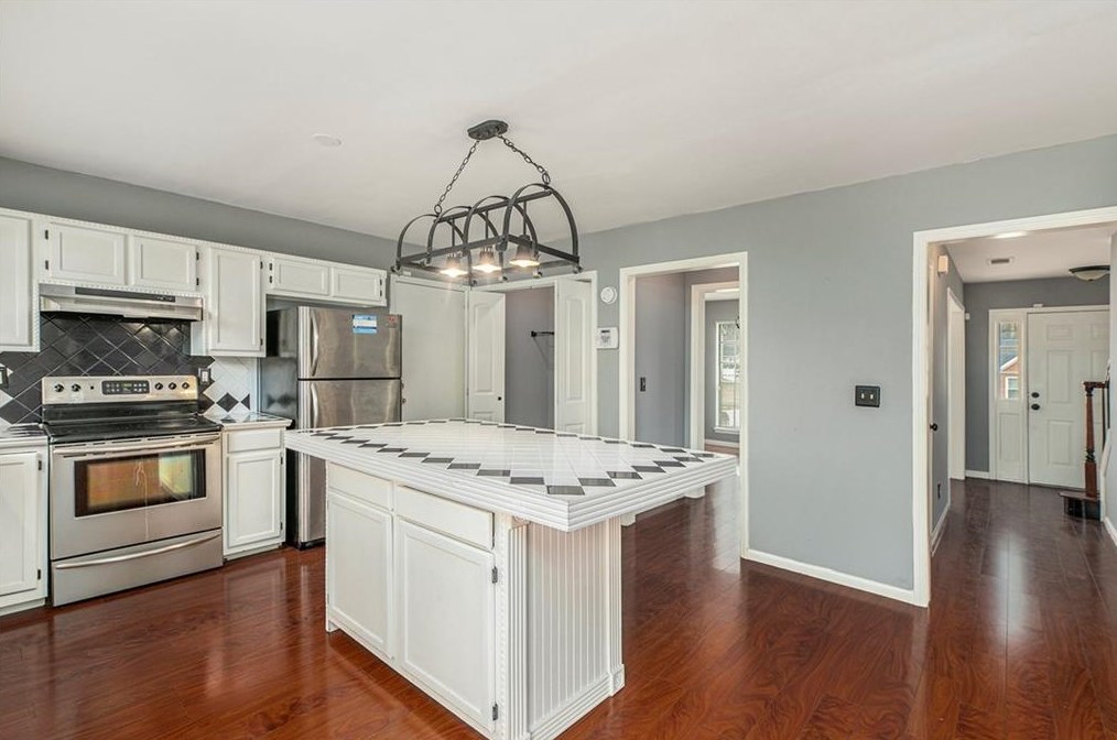 1825 Enon Pne Dr, Atlanta GA  30331-8441 exterior