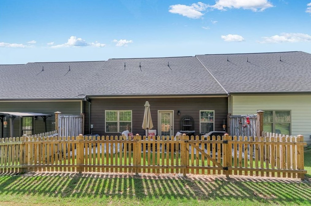 3738 Shades Vly Ln, Gainesville GA 30501 exterior