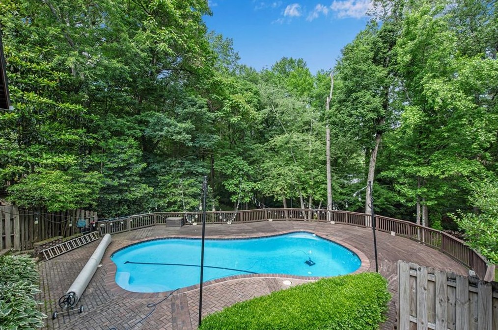 2450 Fontainebleau Dr, Atlanta GA  30360-1227 exterior