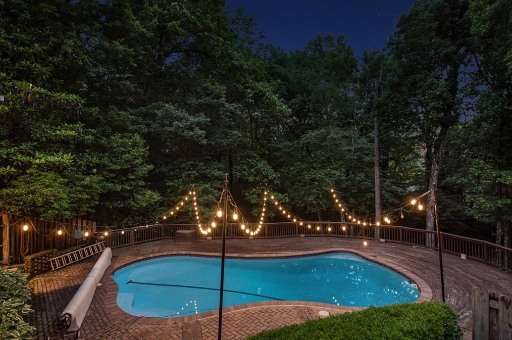 2450 Fontainebleau Dr, Atlanta GA  30360-1227 exterior