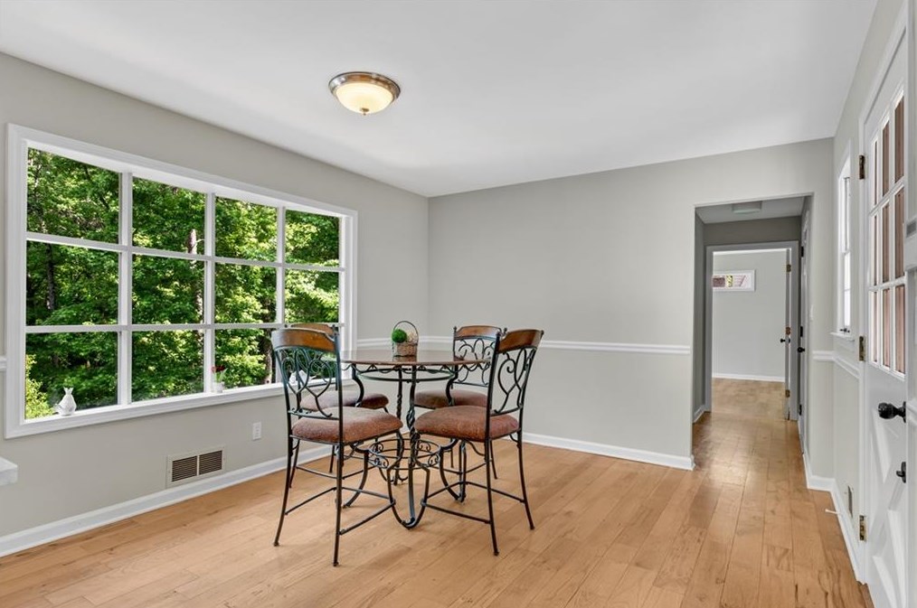 2450 Fontainebleau Dr, Atlanta GA  30360-1227 exterior