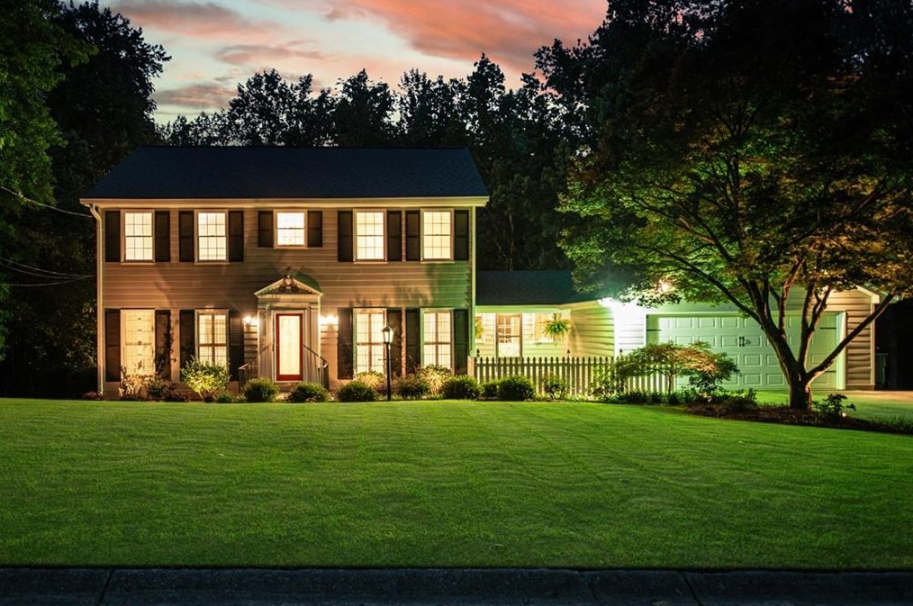 2450 Fontainebleau Dr, Atlanta GA  30360-1227 exterior