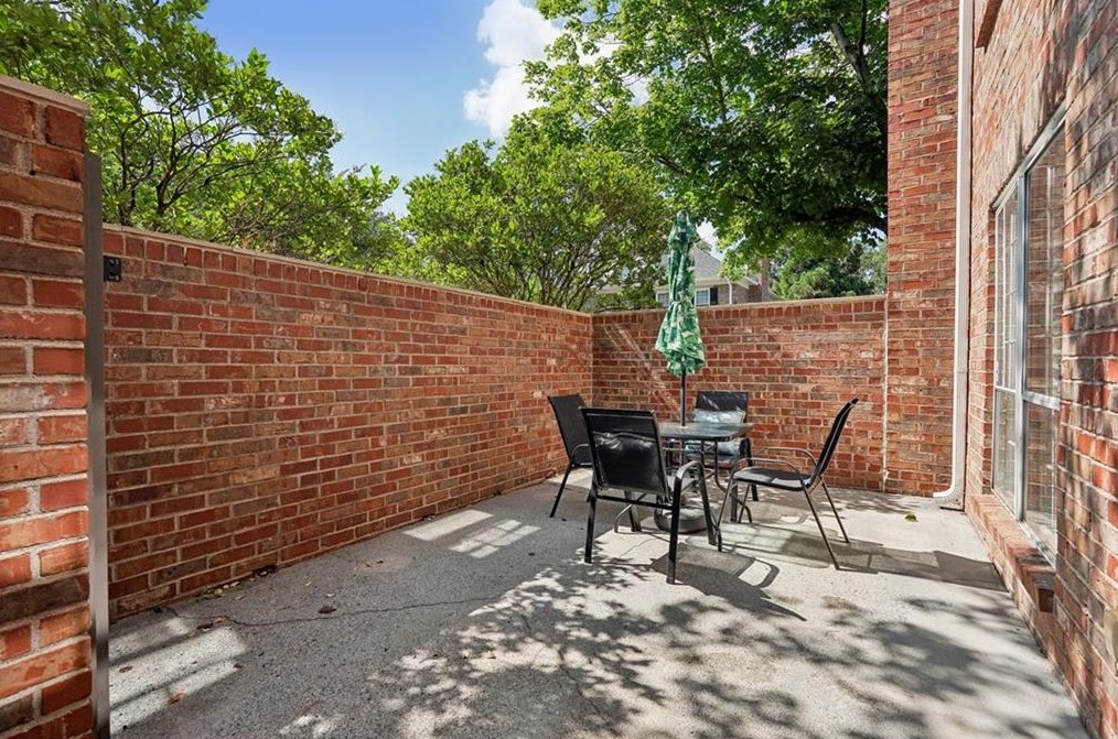 12 Market Sq Pl, Atlanta GA 30318-1428 exterior