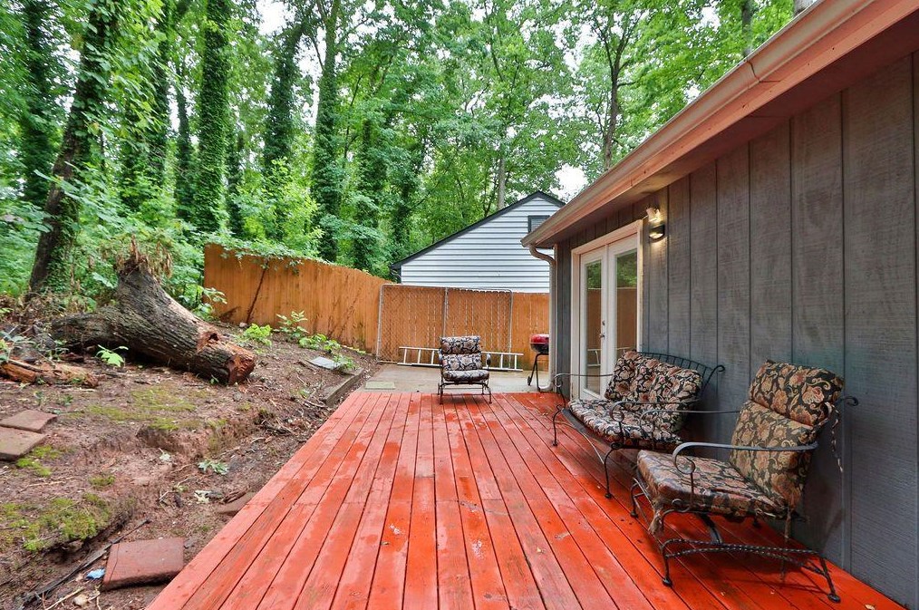 5121 Martins Crossing Rd, Stone Mountain GA  30088-2004 exterior