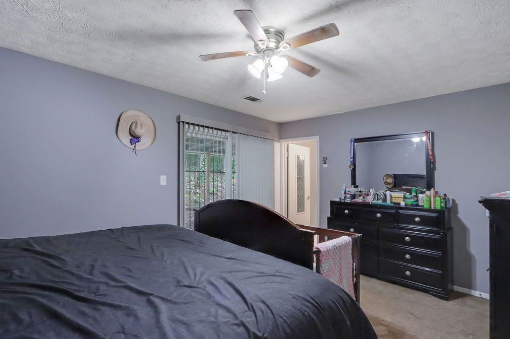 5121 Martins Crossing Rd, Stone Mountain GA  30088-2004 exterior