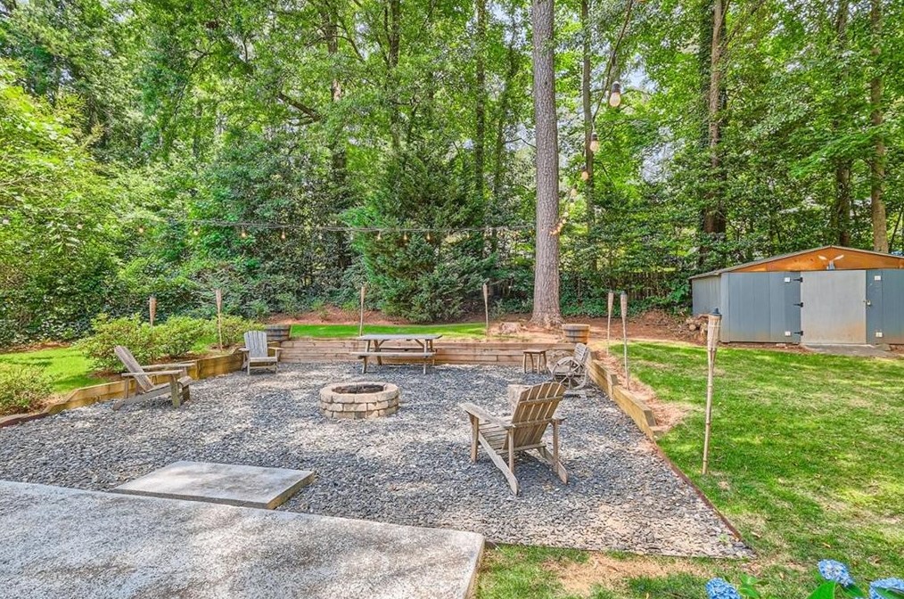 3190 Pinehill Dr, Decatur GA 30032-2807 exterior