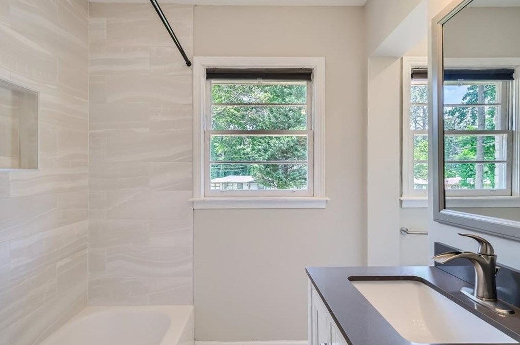 3190 Pinehill Dr, Decatur GA 30032-2807 exterior