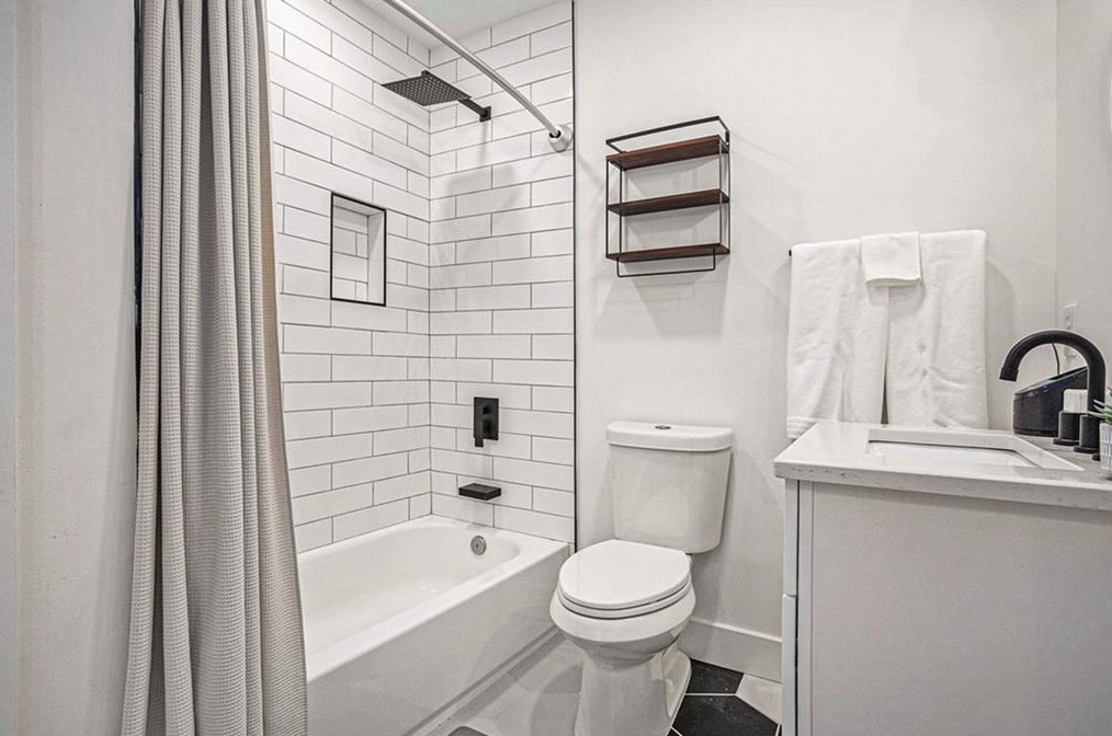 1448 Meadowlark Dr, Decatur GA 30032-3029 exterior