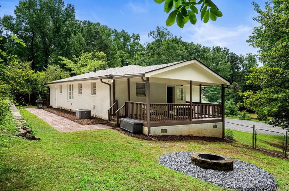 2580 Dering Ct, Atlanta GA 30345-1619 exterior