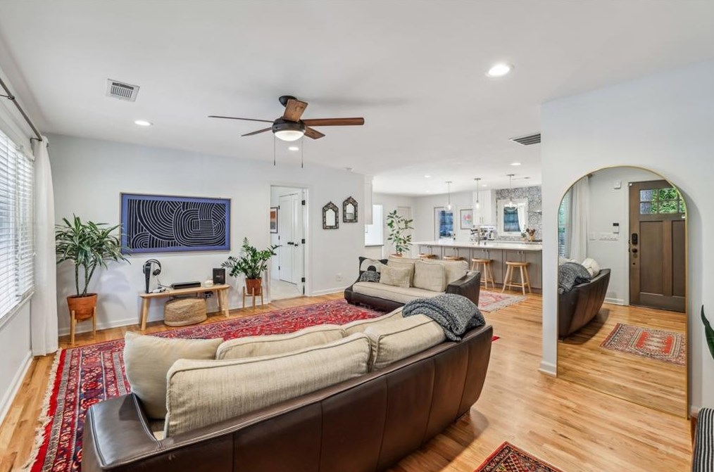 940 Carter Rd, Decatur GA  30030-4701 exterior