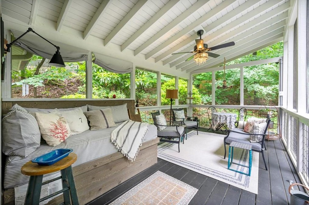 5000 Riv Vly Dr, Smyrna GA  exterior