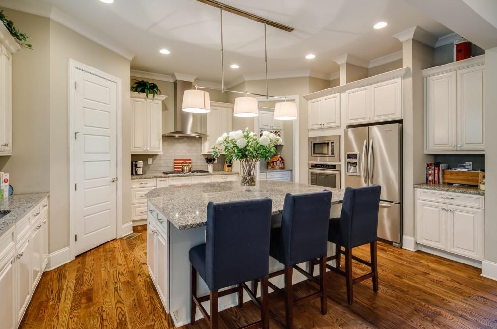 2505 Wawona Dr, Atlanta GA  30319-3715 exterior