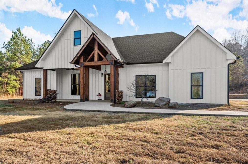 5304 Apple Vly Rd, Jefferson GA  exterior