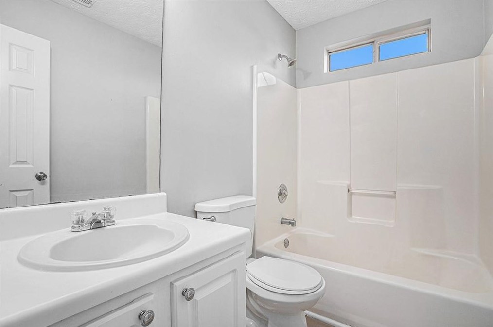 137 Willow Spg Ln, Stockbridge GA 30281-6228 exterior