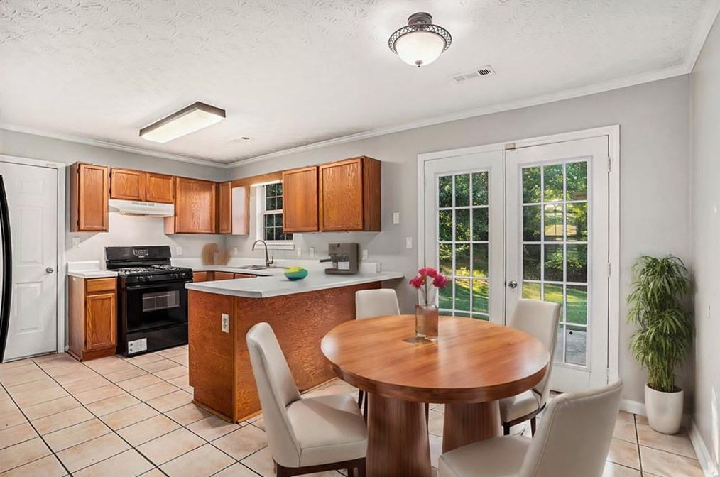 137 Willow Spg Ln, Stockbridge GA 30281-6228 exterior