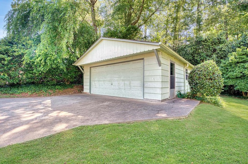 2325 Shasta Way, Atlanta GA  30345-2605 exterior