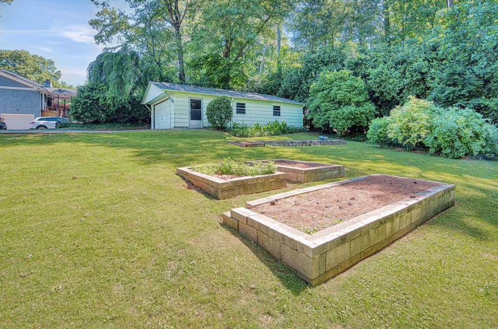 2325 Shasta Way, Atlanta GA  30345-2605 exterior