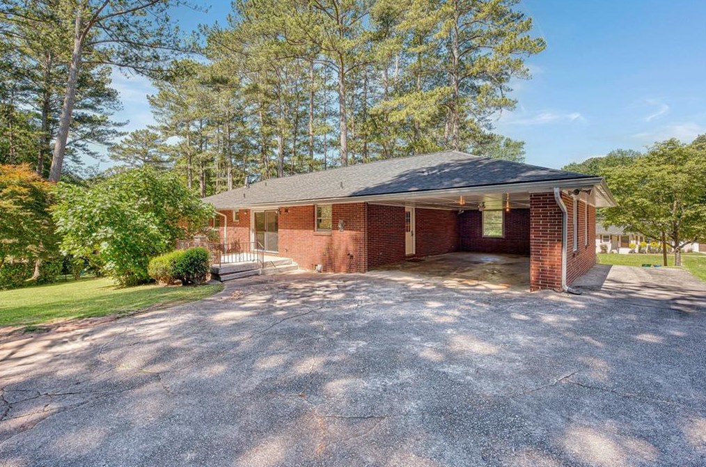 2325 Shasta Way, Atlanta GA  30345-2605 exterior