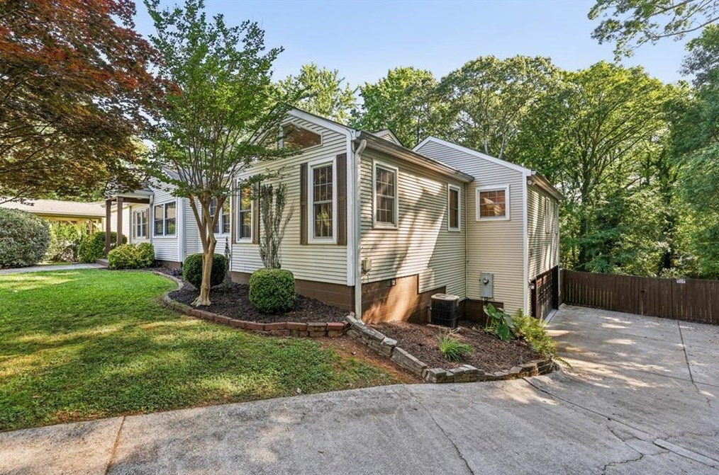 1139 Vis Trl, Atlanta GA 30324-4528 exterior