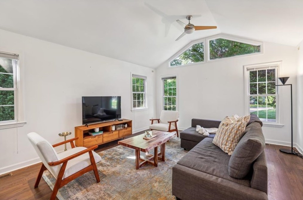 1139 Vis Trl, Atlanta GA 30324-4528 exterior