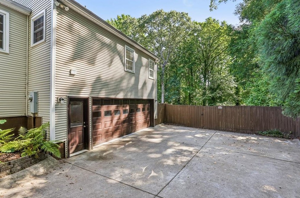 1139 Vis Trl, Atlanta GA 30324-4528 exterior